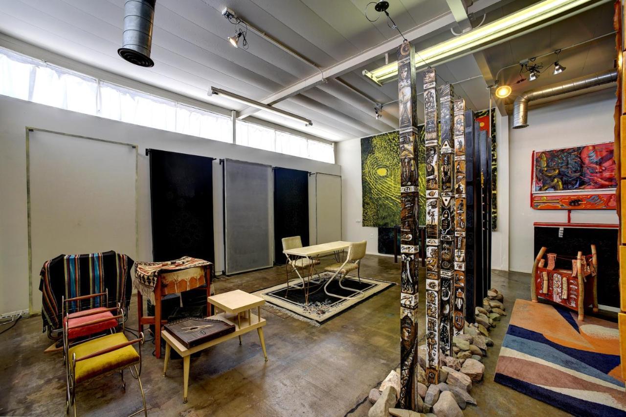 Space Castle: A 1950S Gas Station Transformed Into An Art Themed Wonderland Truth or Consequences Luaran gambar