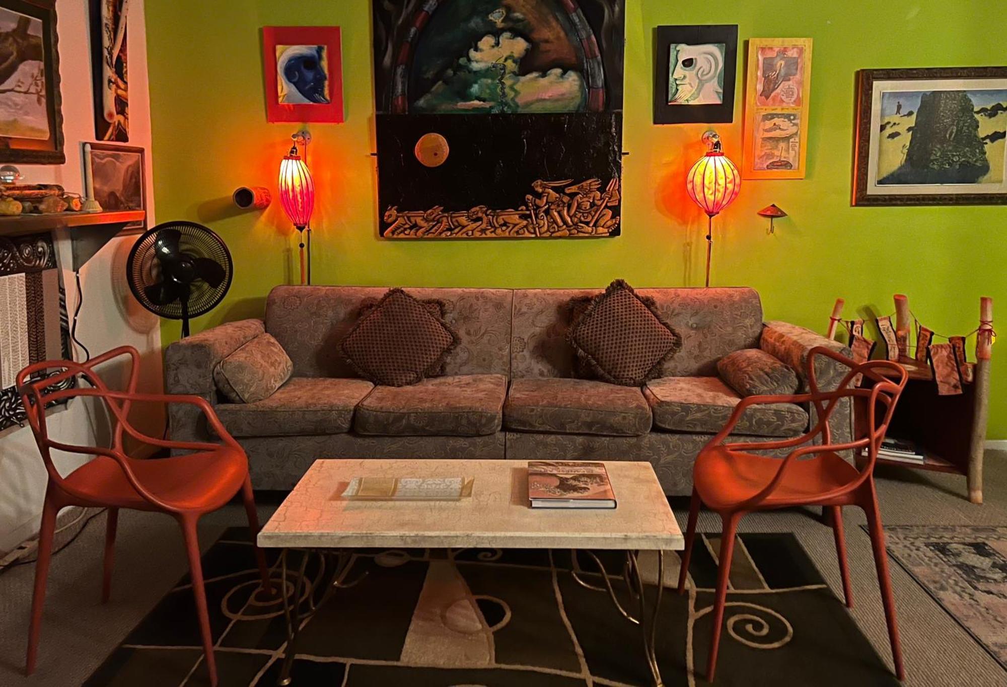 Space Castle: A 1950S Gas Station Transformed Into An Art Themed Wonderland Truth or Consequences Luaran gambar